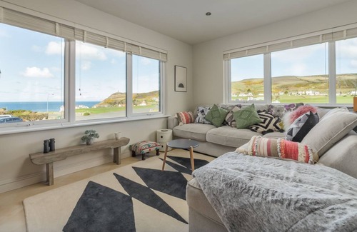 Kirk Braddon Cottage | Sea View Apartment - an apartment that sleeps 4 guests in 2 bedrooms