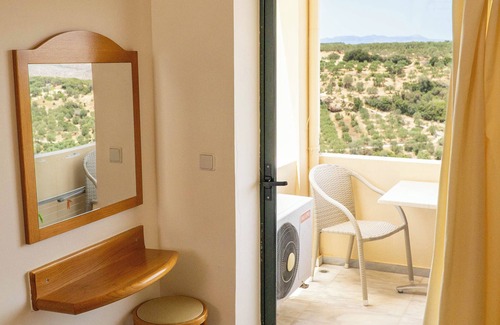 Stalos Apartment | Sea view apartment in Orestis hotel