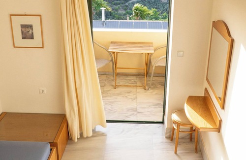 Stalos Apartment | Sea view apartment in Orestis hotel