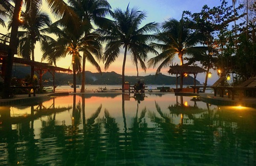 Ko Pha-ngan House | Sea View Beach House: One minute walk to beach, full kitchen, authentic design