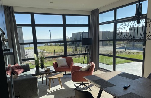 Enkhuizen Ski Chalet | Sea view chalet directly on the IJsselmeer
