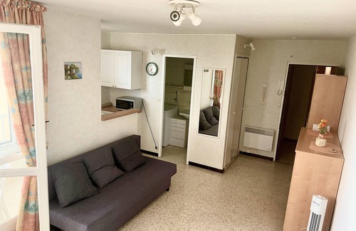 La Grande-Motte Apartment | sea view studio 100 m from the beach with convenient free parking under building