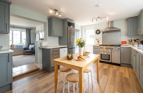 Thorpeness Apartment | Sea View, Thorpeness - sleeps 12 guests in 6 bedrooms