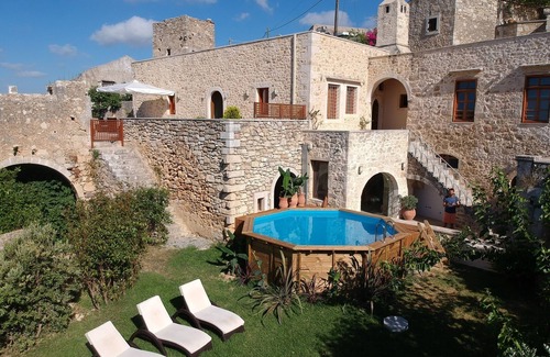 Maroulas Villa | Sea view villa with swimming pool, jacuzzi and steam bath