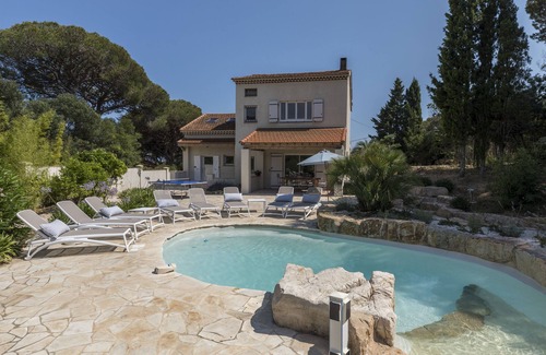 Plage de la Garonnette Villa | Sea views, heated pool, 300m from beach in Sainte Maxime, near St Tropez