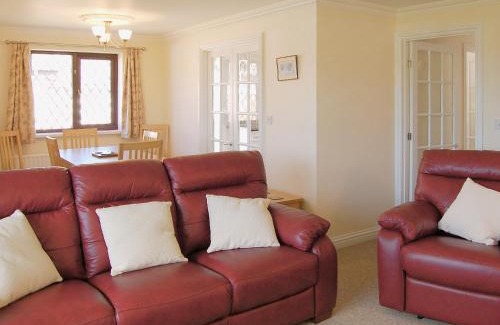 Treator House | Sea Whispers