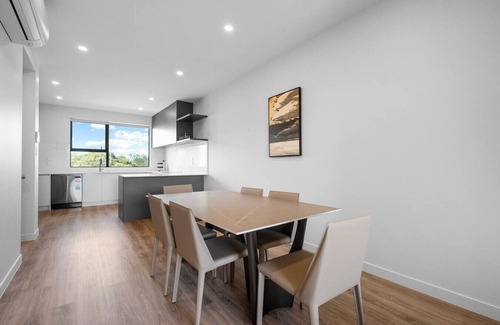 Takapuna House | Seabliss Retreat - Killarney Lakehouse