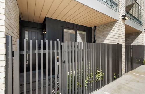 Takapuna House | Seabliss Retreat - Killarney Lakehouse