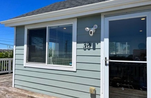 Pacific Beach House | Seabreeze-Dog Friendly-Ocean View 4 Bedroom w/Fenced Yard