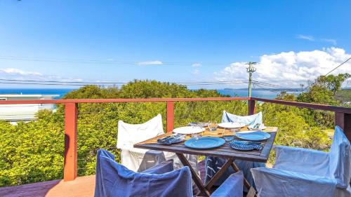 Killcare Heights House | 'Seabreeze Escape' by Accom Holidays