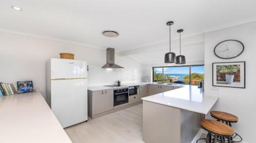 Killcare Heights House | 'Seabreeze Escape' by Accom Holidays