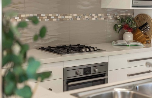 Warilla Apartment | Seabreeze on the Beach "Breeze"