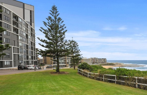 Newcastle East Apartment | Seabreeze on the Esplanade