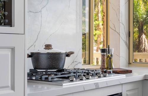 Terrigal Apartment | “Seabreeze Sanctuary” – Close to Shops and Beach