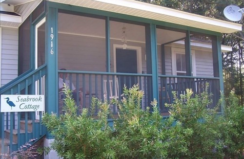 Edisto Island House | Seabrook Cottage - Nestled among the trees, a quiet rural retreat!