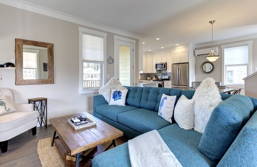 Seabrook House | Seabrook's Mainestay: Dog Friendly!