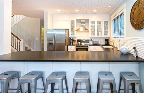 Seabrook House | Seabrook's Oceanaire offers luxury oceanview home for large groups!
