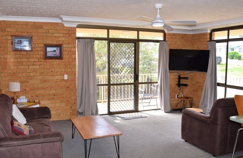 South West Rocks Apartment | Seacrest 6 - walk to the beach
