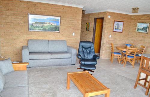 South West Rocks Apartment | Seacrest Unit 1 - Bring your own linen.