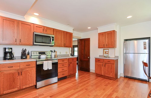 Rockport House | Seacroft: Gracious Rockport Living