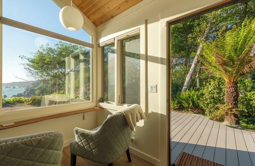 Westhaven-Moonstone Apartment | SeaDance- A Romantic Getaway Overlooking Beach