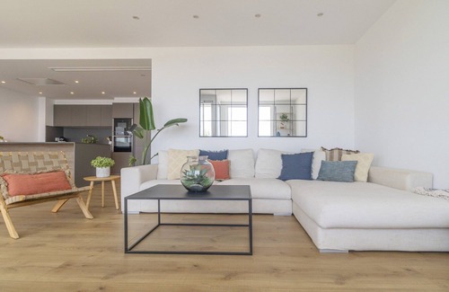 Calella Apartment | Seafront Apartment in Calella with Beach Access