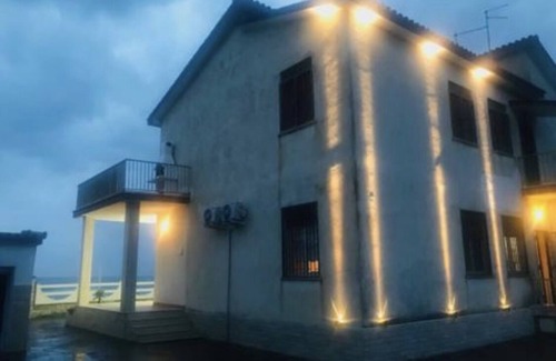 Torvaianica Condo | SEAFRONT apartment near Rome