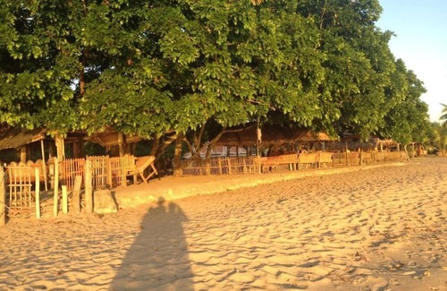 Bayawan City House | Seafront fully furnished beach house