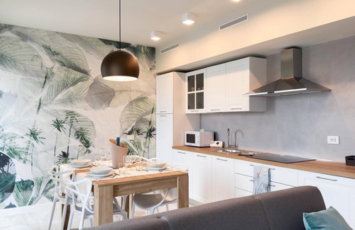 Chioggia Apartment | Seafront Modern Farmont Acquamarine Suite