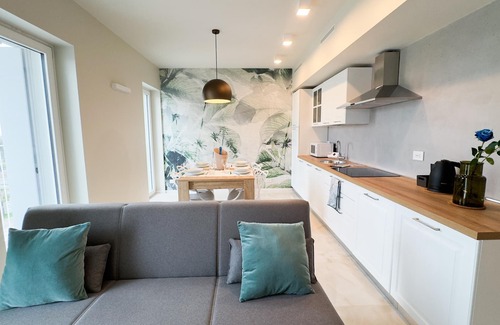 Chioggia Apartment | Seafront Modern Farmont Acquamarine Suite