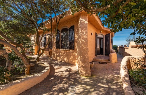 San Vero Milis Villa | Seafront Rustic Hideaway