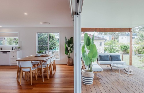 Narrawallee House | Seaglass Beach House - Beautifully designed retreat in the heart of Narrawallee