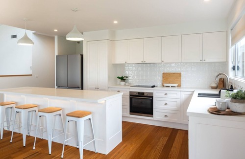 Narrawallee House | Seaglass Beach House - Beautifully designed retreat in the heart of Narrawallee