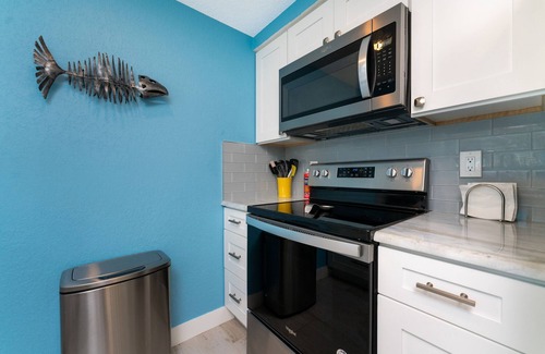 Englewood Villa | Seaglass Inn at the Beach Shack Just one block from the beach!