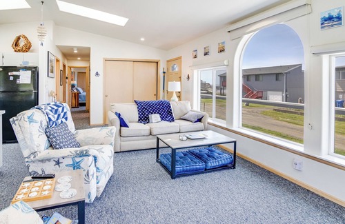 Yachats House | Seahawk Nest - Ocean View Home with Wheelchair Accessibility