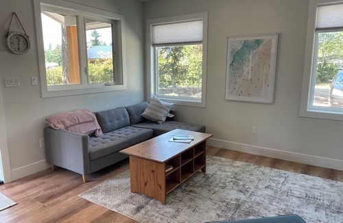 Courtenay Cottage | Seal Bay Guest Cottage