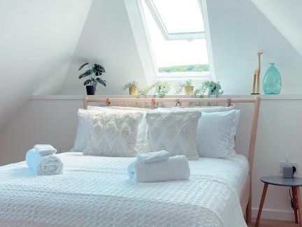 Kingsand House | Seapink, Kingsand; luxury Cornish cottage with seaviews, bbq & paddleboards