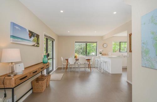 Matarangi House | Seas the Day - Matarangi Holiday Home