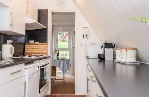 Martin Cottage | SEASHELL COTTAGE LODGE 97, family friendly, with pool in Kingsdown