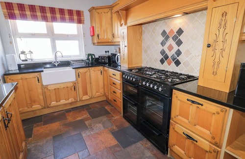 Castlerock House | SEASHELLS, family friendly, country holiday cottage in Castlerock