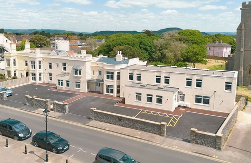 Burnham-on-Sea Apartment | Seashells - Ground Floor Seafront Apartment - Burnham on Sea - Free Parking