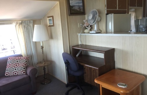 Manchester House | Seashore Rental with Beach Access and Panoramic Sound View