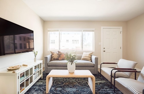 La Jolla Apartment | Seashore X by AvantStay | Chic La Jolla Flat 5mins from the Beach!