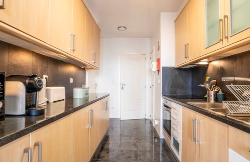 Povoa De Varzim Apartment | Seaside 3BR Flat in Póvoa by LovelyStay