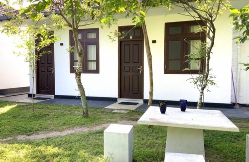 Midigama Villa | Seaside Antique Look Villa : A Classic Getaway
