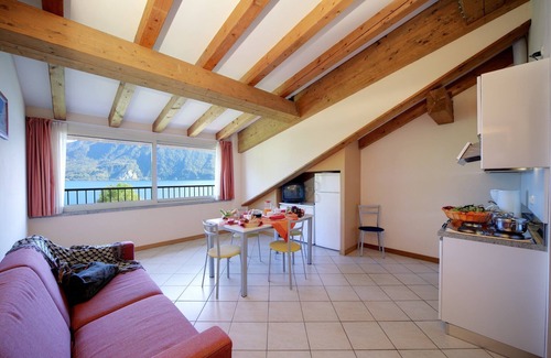 Verbania Apartment | Seaside Apartment in Residence Zust