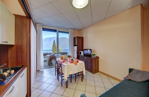 Verbania Apartment | Seaside Apartment in Residence Zust