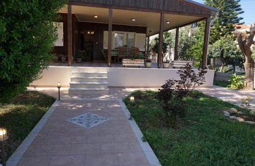 Daratsos House | Seaside Cottage
