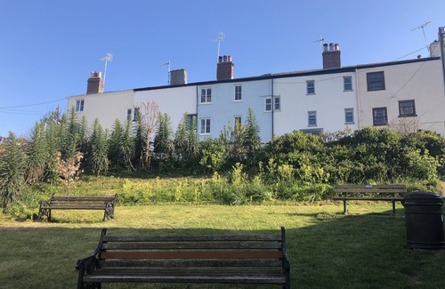 Kingsand Cottage | Seaside cottage in heart of picturesque village by the coast path and beaches