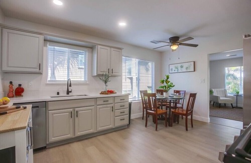 Leucadia House | Seaside Escape + Walk to Encinitas Beach + Wifi + Free Parking